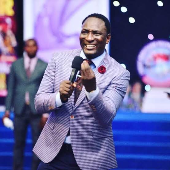 The Powerful God of Prophet Jeremiah Fufeyin Healed The Broken Leg of A Young Man.